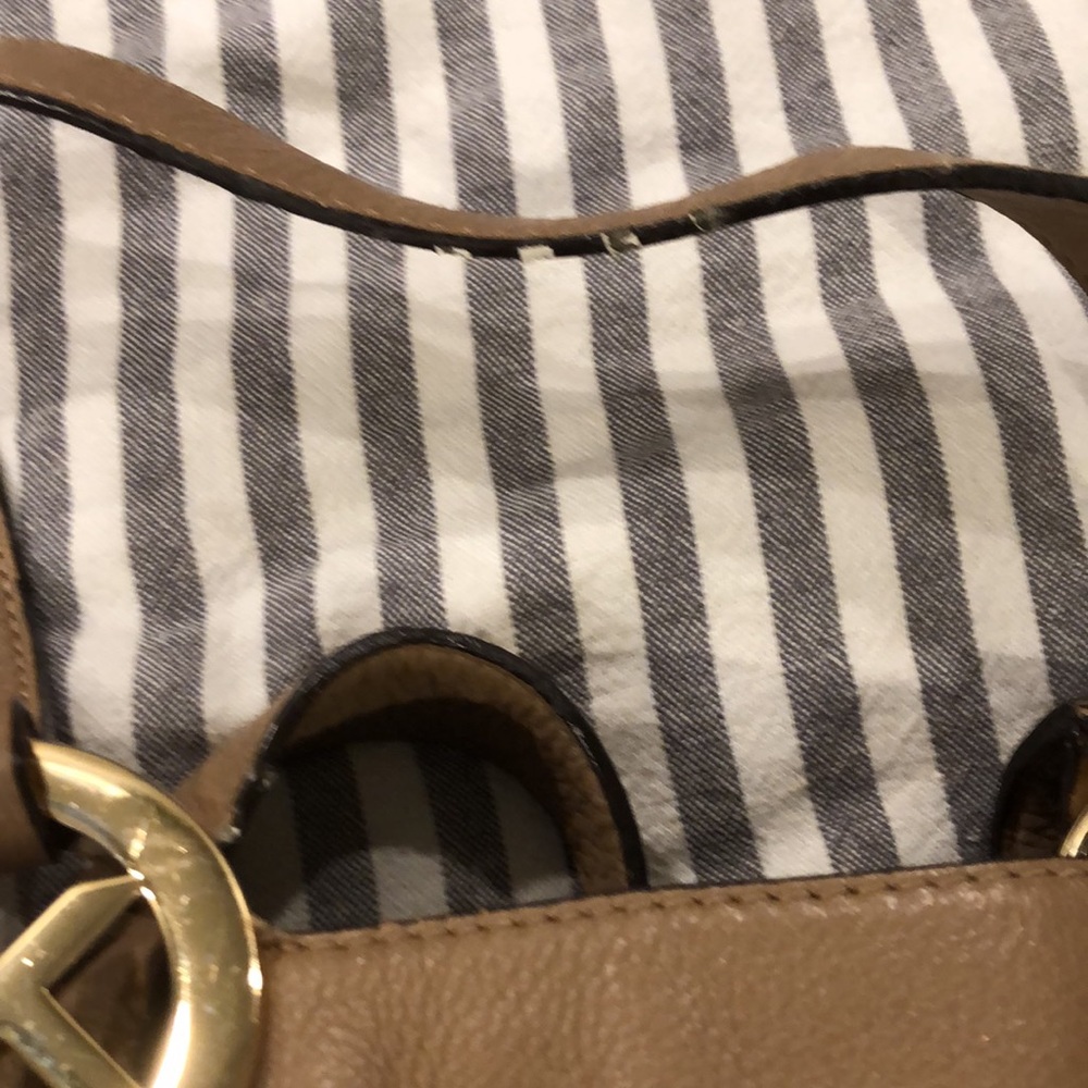 Micheal Kors bag - Picture 4 of 8